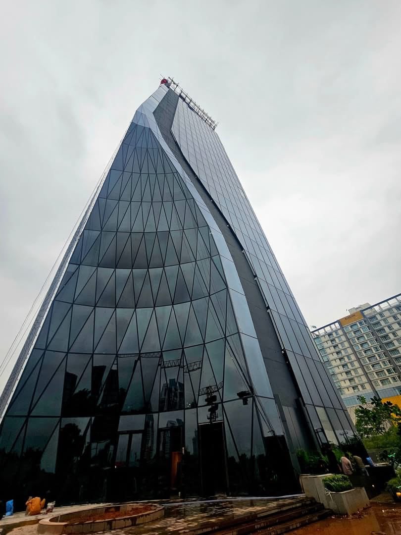 Sculpted glass facade of Meezan Tower Islamabad, Blue Area, Islamabad. LEED Gold certified commercial tower. Photo: Meezan Bank Limited / Najmi Bilgrami Collaborative.